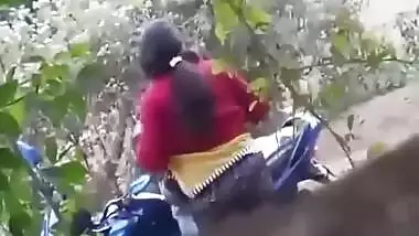 There's sex action outside and XXX voyeur films Indian couple on bike