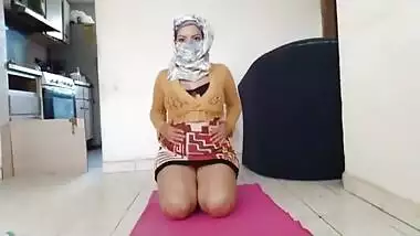 Pakistani masturbation sex video of a milf