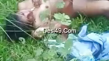 Sexy Desi Amateur Indian Girl Nude Fuck - Outdoor MMS Leaked
