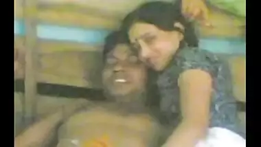 Desi wife shared her sex mms with a friend