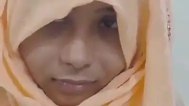 Karachi lady’s Pakistani blowjob and cum swallowing