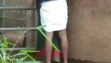 Dehati sex video of south Indian lovers captured outdoor by a peeping on mms xxx