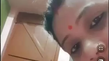 Booby Dehati village wife showing her naked big boobs video