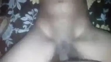 Desi couples Hindi MMS sex video for your dick’s pleasure