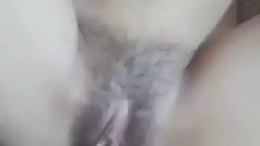 Desi GF asks her BF to fuck her in her cute pussy