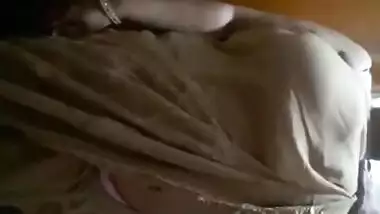 Huge boobs mallu aunty sari strip once again 