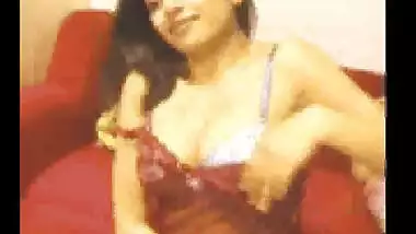 Indian slut strips on webcam