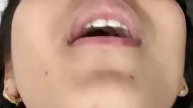 Sex with moans by horny Indian girlfriend MMS