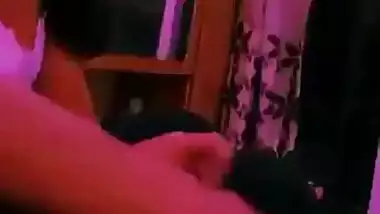 Desi aunty fing her pussy 2