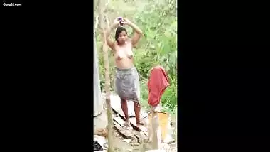 Daring desi aunty showing boob and pussy own nephew