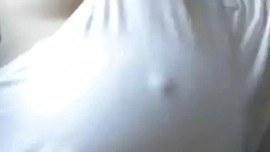 ziggling big boob with niplepoke-short