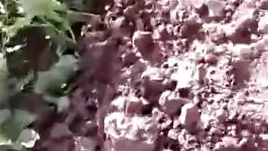 Hot Desi couple caught fucking outdoor in a ravine, MMs recorded by a voyeur