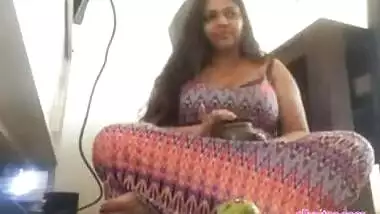 Busty Indian aunty experiences first time private cam show
