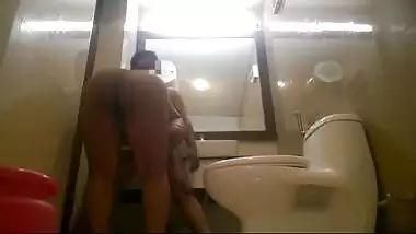 Desisex video of a big ass bhabhi enjoying with her husbandâ€™s boss