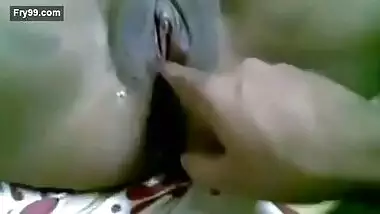 SOUTHINDIAN WIFE GIVING BLOWJOB