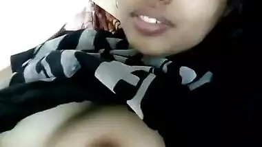 sexy indian gf showing her boobs