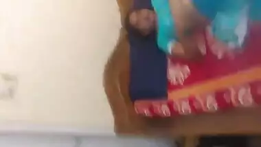 Tamil Bhabhi In Sari Masturbation