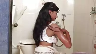 Erotic video showing a hot sasur bahu sex