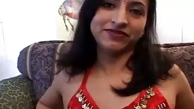 Indian Woman Loves Sucking That Cock So Does Two Of Them