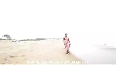 Outdoor Tamil sex video of cheating wife with lover