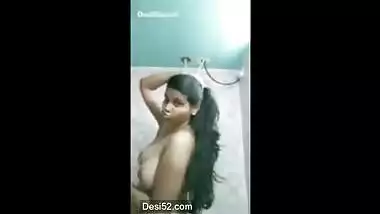 Desi cute boudi nude bath video