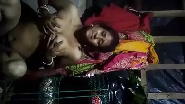 Desi village wife show her pussy