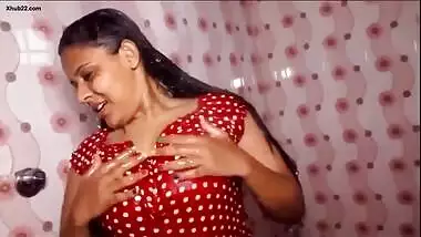 Desi hot bhabi bath video