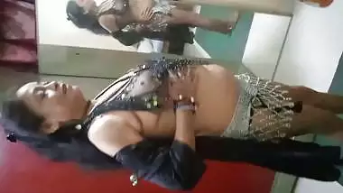 Desi randi naked belly dancing viral video