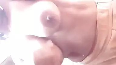 chachi ne nahate huye choot aur boobs dikhaya hindi xxx video viral mms