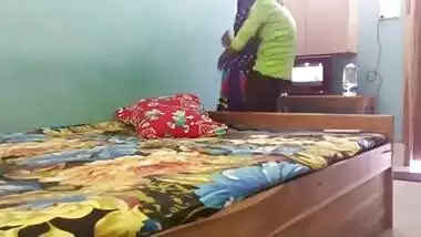 INDIAN HIJABI MUSLIM GIRL FUCKED BY BOYFRIEND IN HOTEL ROOM