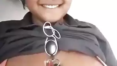 Huge Indian boob show MMS selfie video