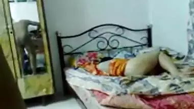Desi porn MMS of Chachi aur Daddy ghar par Chudai karte hue
