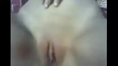 Desi porn videos of sexy Indian bhabhi Chhavi getting fingered