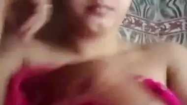 Desi Girl showing boobs and pussy on video call