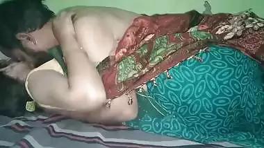 Hardcore fucking of a village lady in a desi sex video