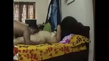 Chubby desi Mysore house wife gets her pussy eaten