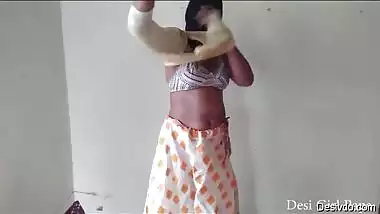 Desi cute bhabi show her big boobs