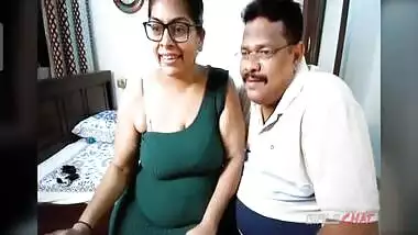 Desi bhabhi ass licking