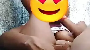 Indian girl Pussy Fingering Selfie
