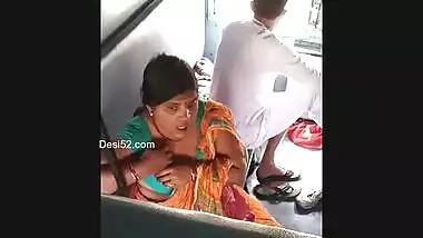 Desi village bbw bhabi big boobs show on train