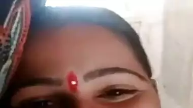 Desi Village Girl Shows Pussy On vc