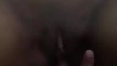 Sri Lankan - Pussy Fingerring Orgasm - ඇගිලි සැප