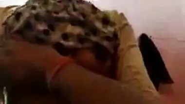 Young college couple hot Hindi sex video