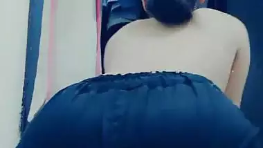 Gorgeous nude Indian girl pics and videos