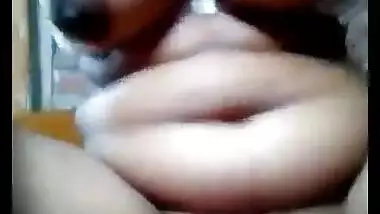 Big boob bhabi fingering pussy