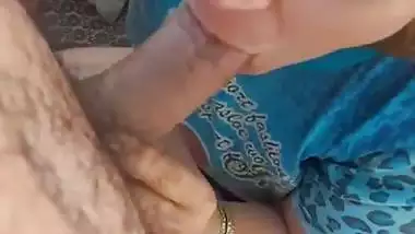 Outdoor xxx MMS of an aunty sucking a dick on goa beach