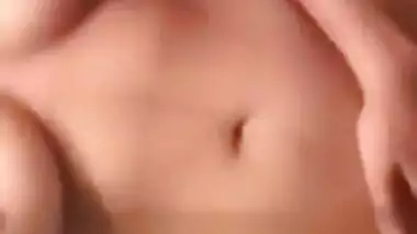 Today Exclusive-cute Nri Girl Record Nude Selfie Video Part 1