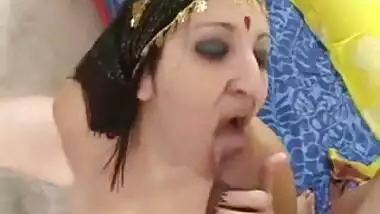 Indian mom with hairy cunt, saggy tits & great wide ass