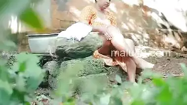Mallu hot Nila Nambiar nude bath viral show