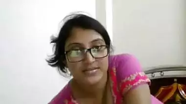 Sexy Marathi Bhabhi Flaunting Masturbating On Video Chat